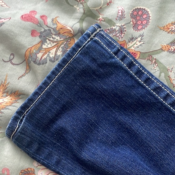 True Religion dark washed navy blue jeans. Size 28. Barely worn. - Picture 6 of 6